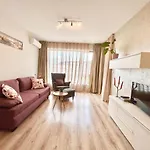Blue Lagoon Seafront Apartment