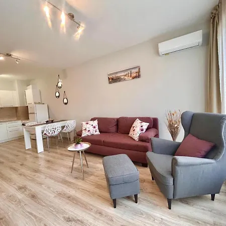 Blue Lagoon Seafront * Varna