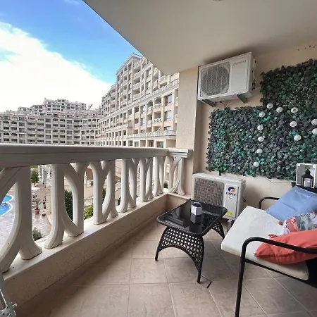 Blue Lagoon Seafront Appartamento *