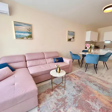 Blue Lagoon Seafront Warna