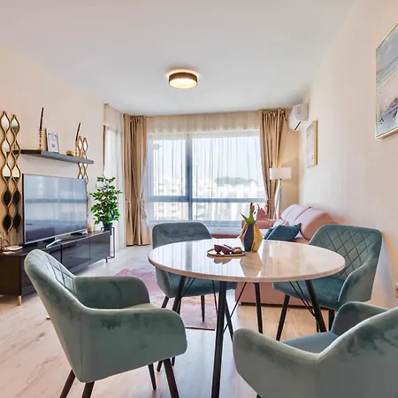 Blue Lagoon Seafront Appartamento Varna