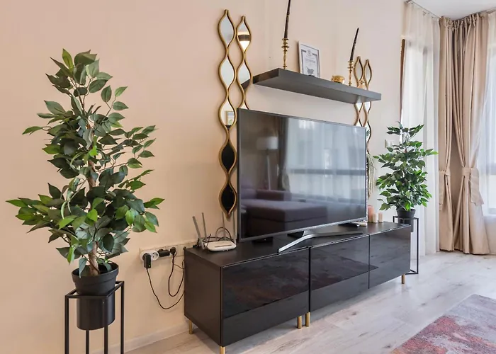 Blue Lagoon Seafront *